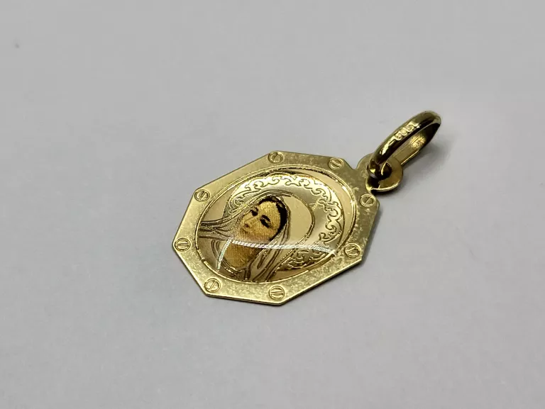 ZŁOTA ZAWIESZKA MATKA BOSKA PR.585 0,93G