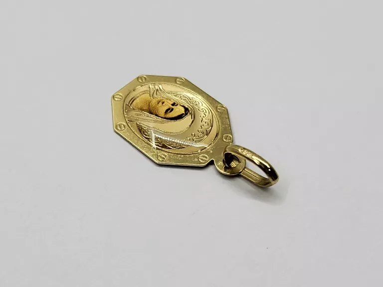 ZŁOTA ZAWIESZKA MATKA BOSKA PR.585 0,93G