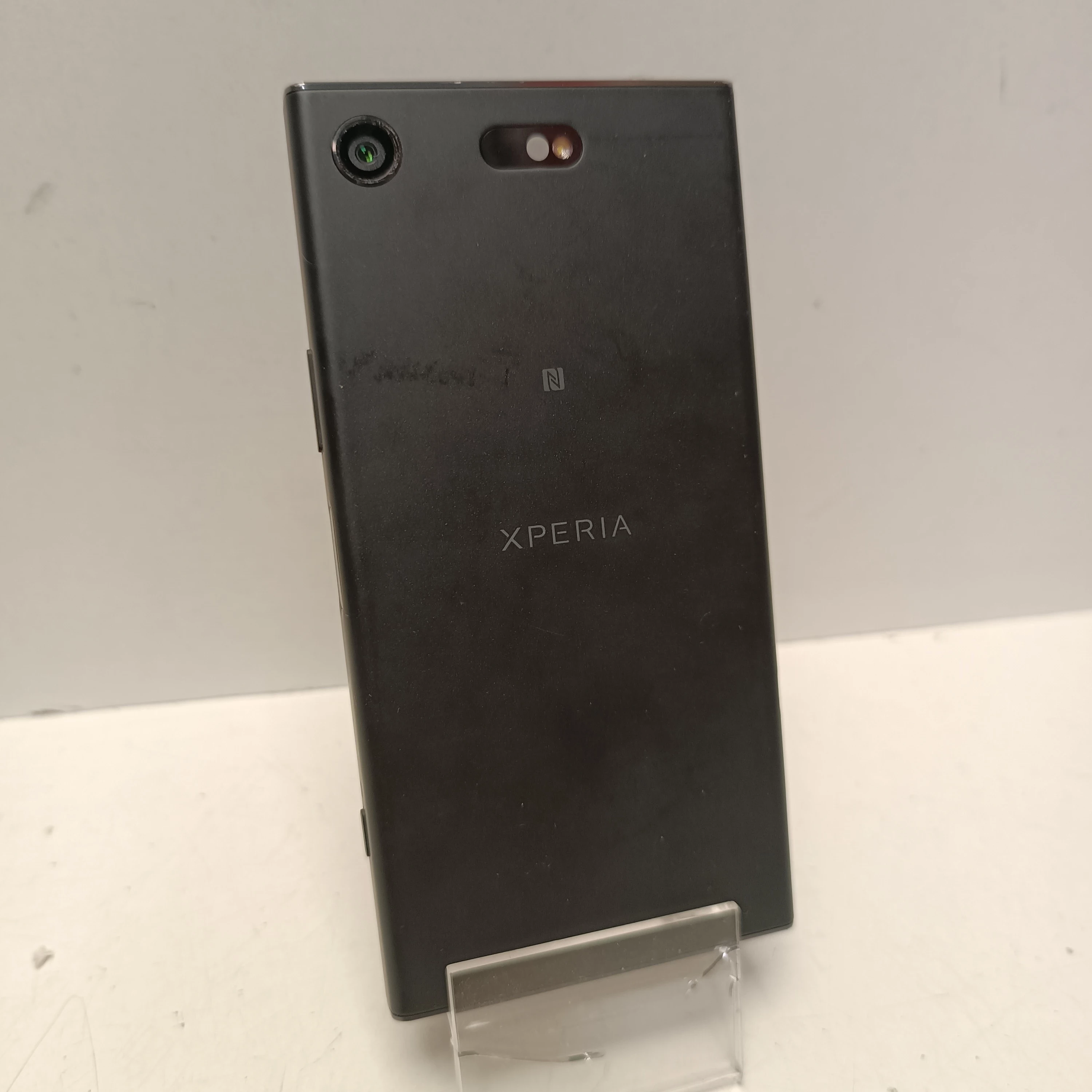 telefon-smartfon-sony-xperia-xz1-compact-g8441-432gb-przekatna-ekranu-460