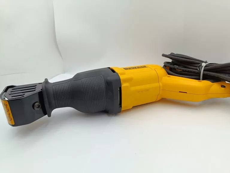 PIŁA SZABLASTA ELEKTRYCZNA DEWALT DWE305 WALIZKA