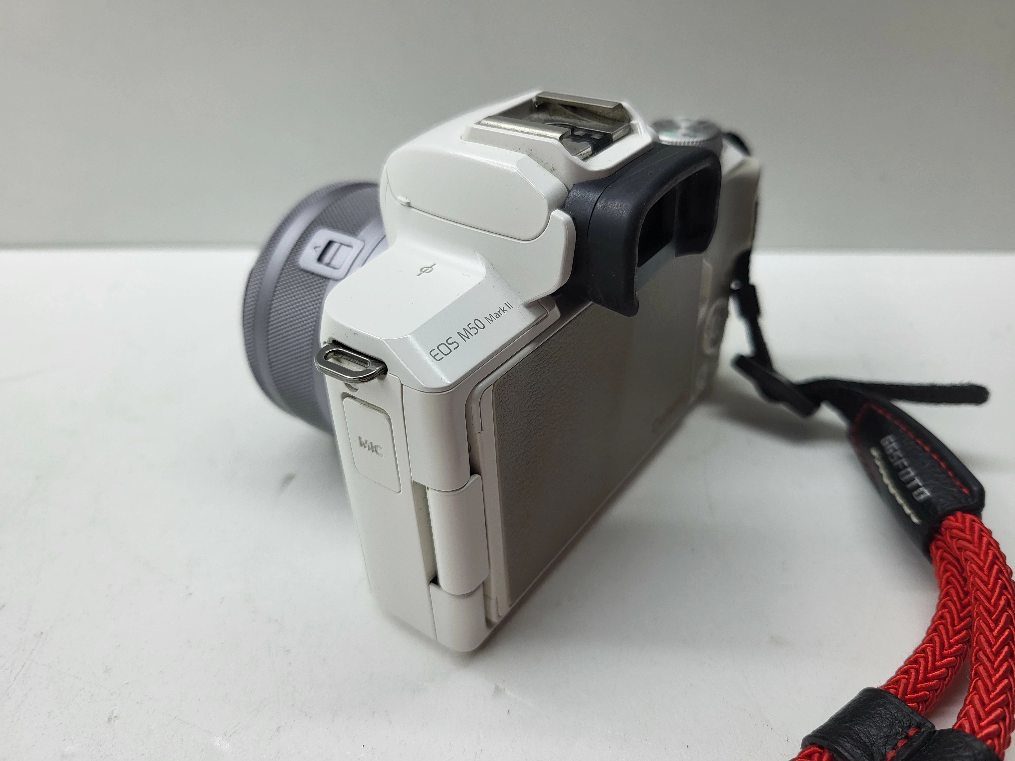 aparat-canon-eos-m50-mark-ii-obiektyw-canon-15-45mm-model-zalaczonego-obiektywu-ef-m-15-45mm-f35-63-is-stm