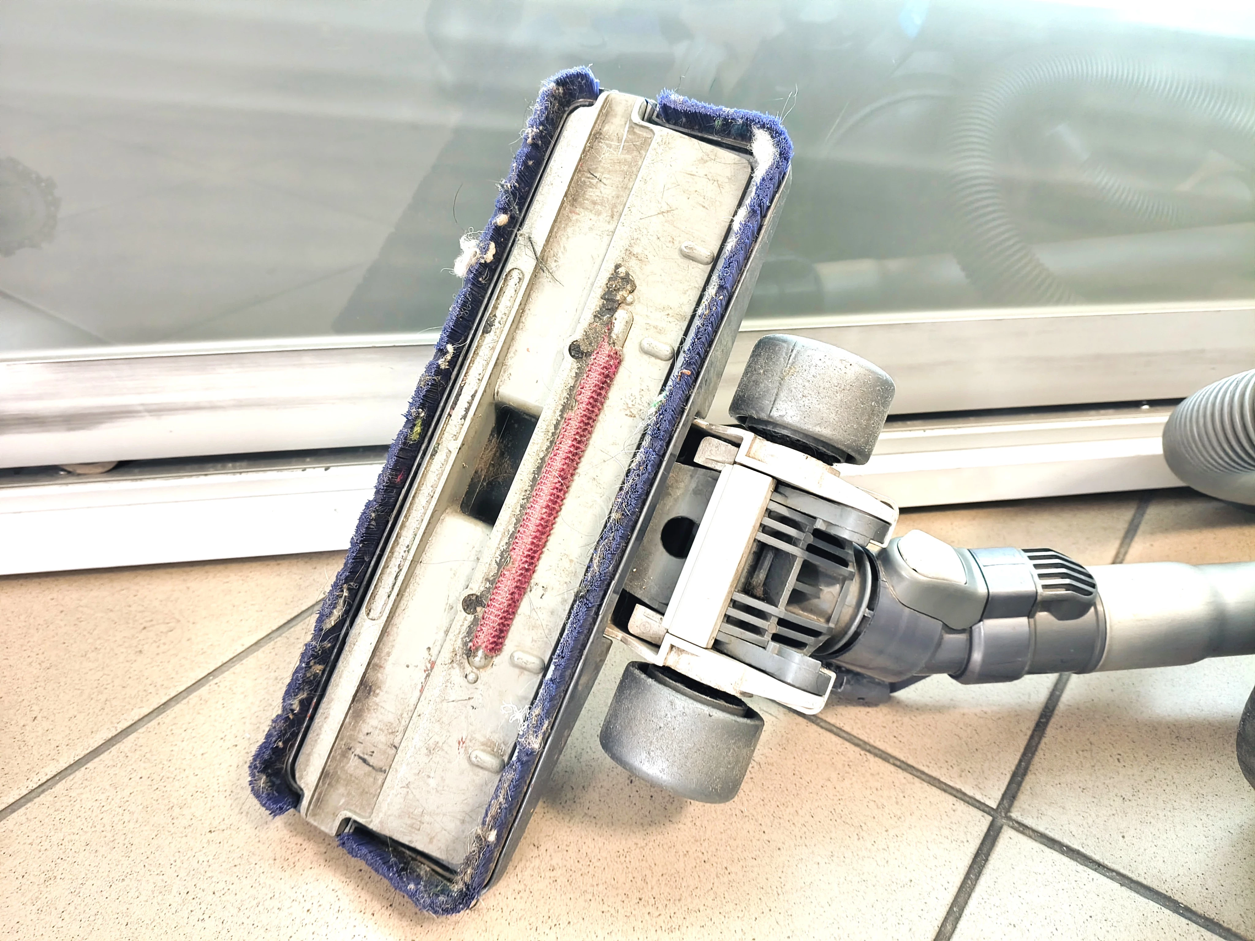 odkurzacz-dyson-dc19-rodzaj-odkurzacza-205422-2