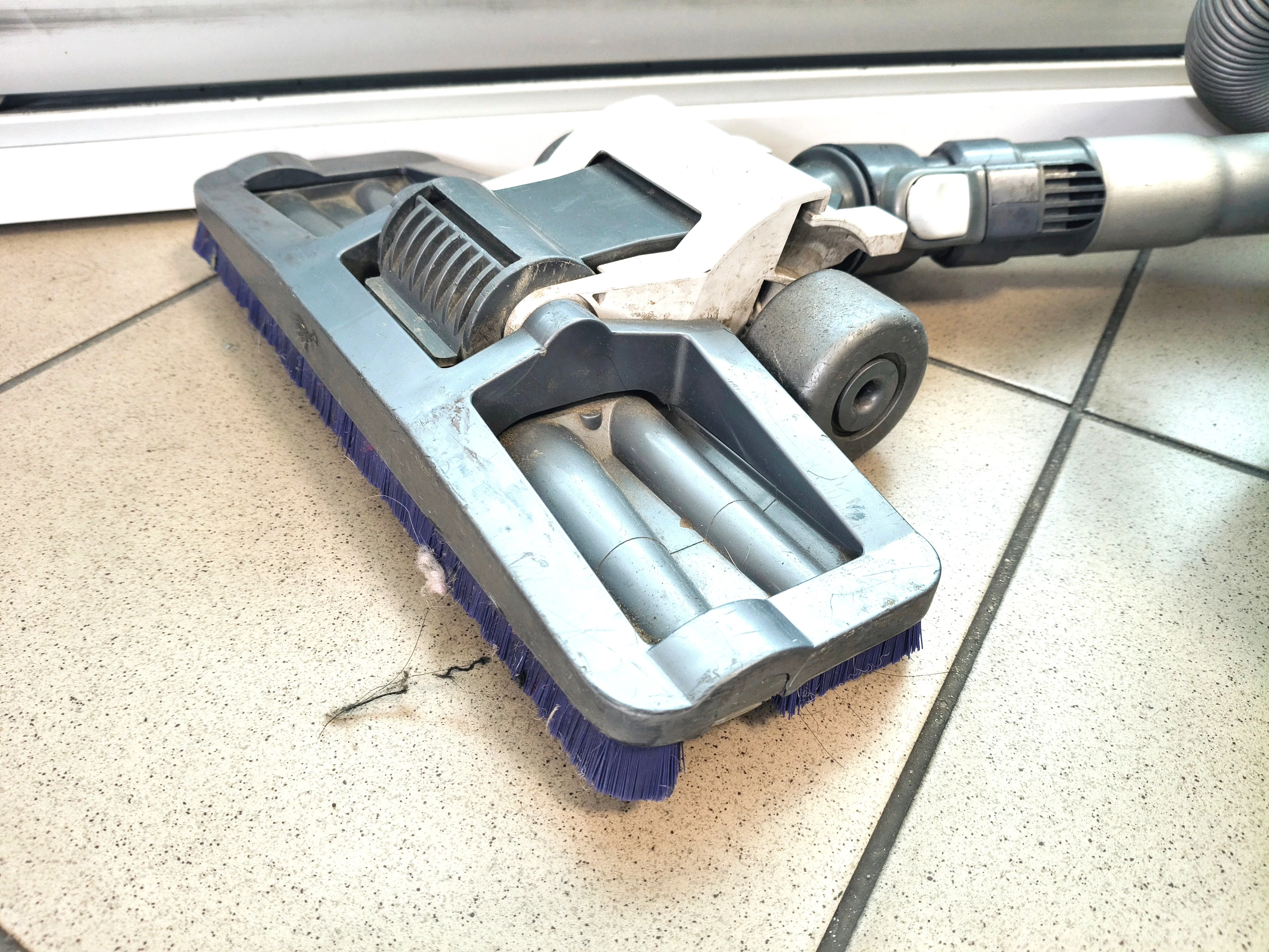 odkurzacz-dyson-dc19-kolor-dominujacy-129357-11