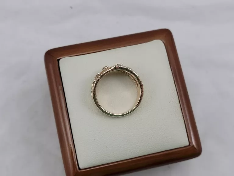 [585, R15, 5,68G] PRZEPIĘKNY ZŁOTY PIERŚCIONEK Z CYRKONIAMI