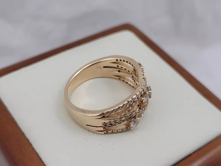[585, R15, 5,68G] PRZEPIĘKNY ZŁOTY PIERŚCIONEK Z CYRKONIAMI