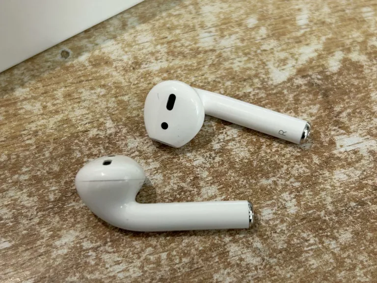 SŁUCHAWKI AIRPADS MV7N22M  KARTONIK KABEL ETUI