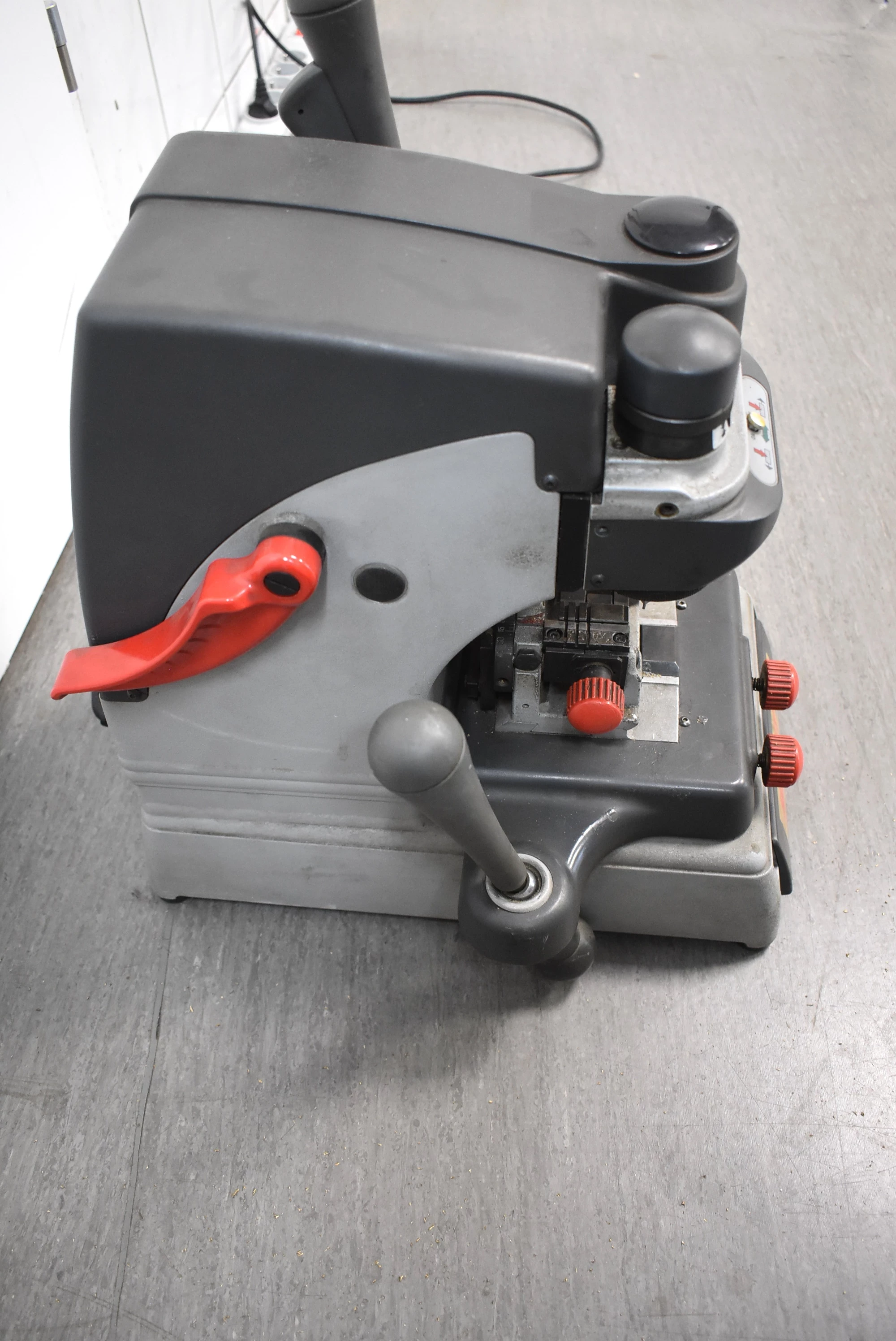 matrix-sx-maszyna-do-dorabiania-kluczy-stan-11323-2