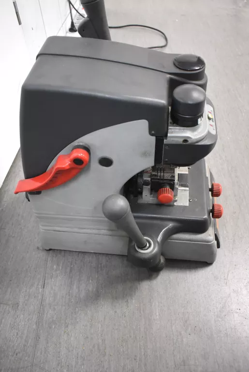 matrix-sx-maszyna-do-dorabiania-kluczy-stan-11323-2