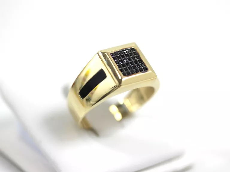 ZŁOTY SYGNET P585 4,99G R24 CZARNE CYRKONIE