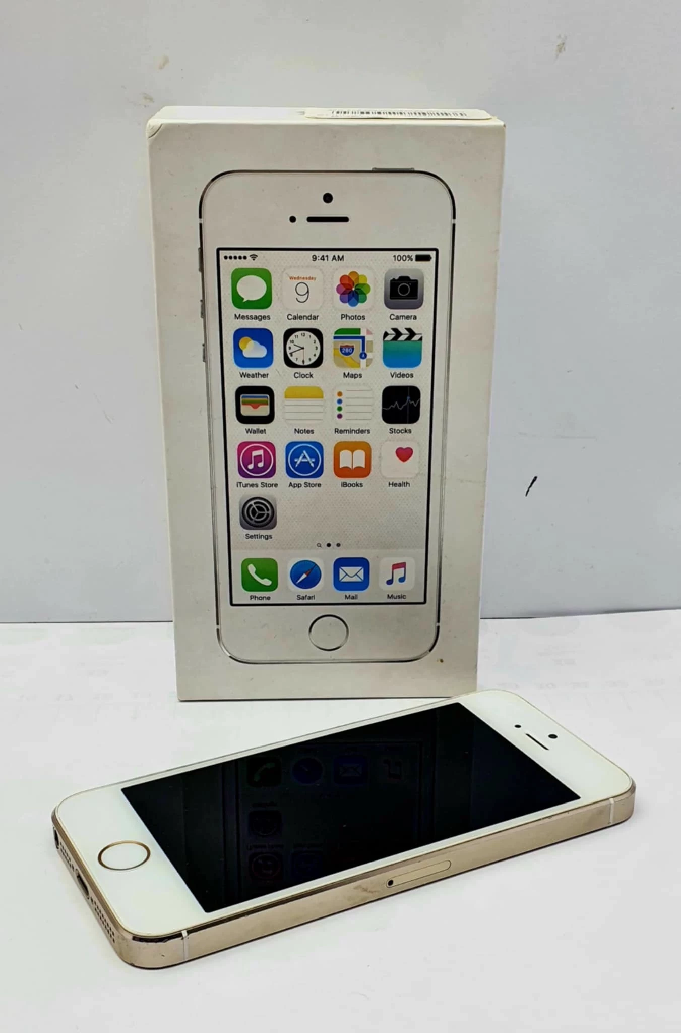 telefon-apple-iphone-5s-16gb-ean-gtin-885909784295