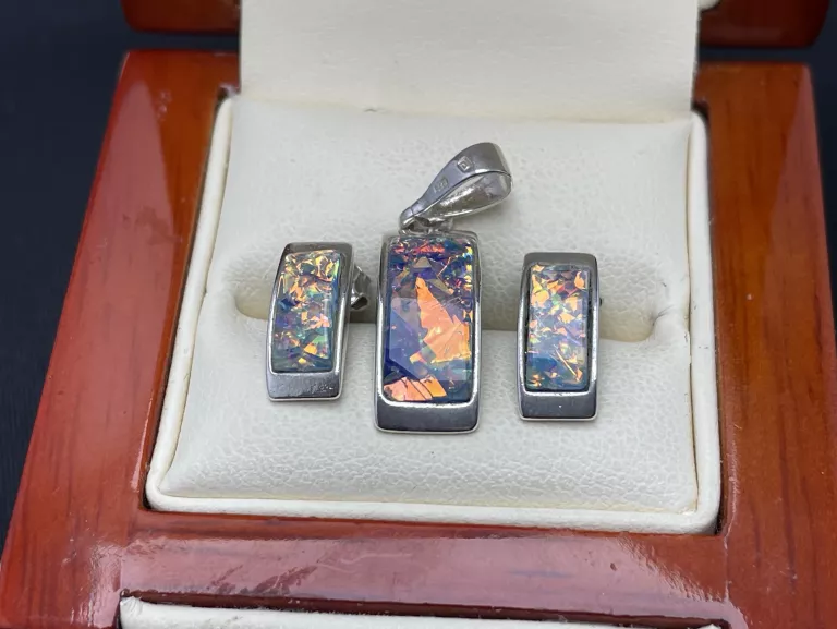 SREBRNY  KOMPLET  ZAWIESZKA + KOLCZYKI  OPAL 925  3,38G