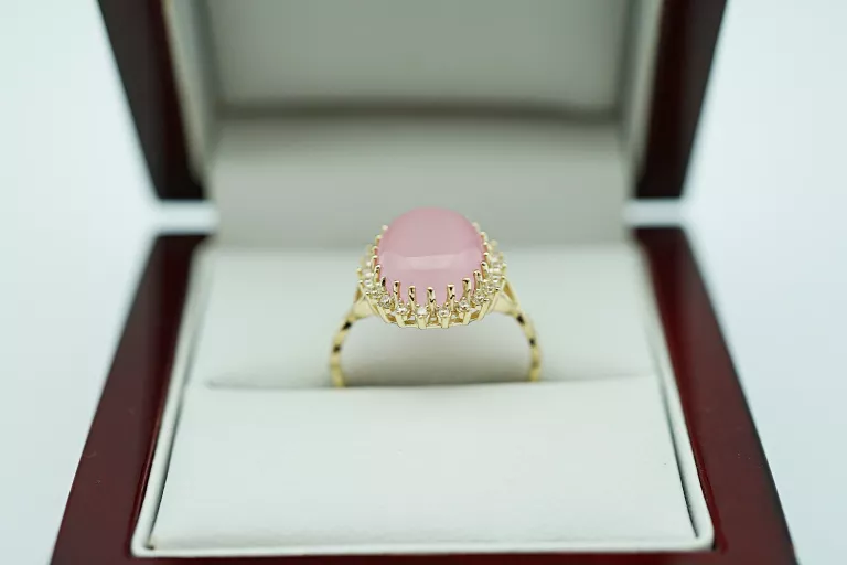 ZŁOTY PIERŚCIONEK Z SYNT. RÓŻOWYM KAMIENIEM - 14K 585 - 3,12G R12