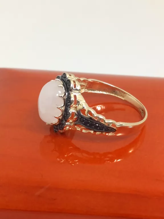 ZŁOTY PIERŚCIONEK PR.585 R.19 2,67G