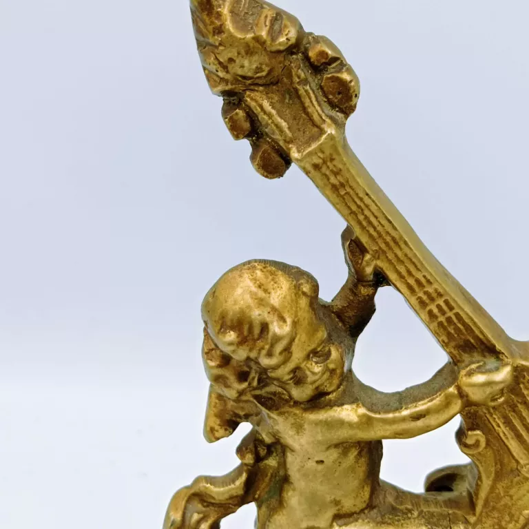 ZEGAR RETRO Z MOSIĄDZU