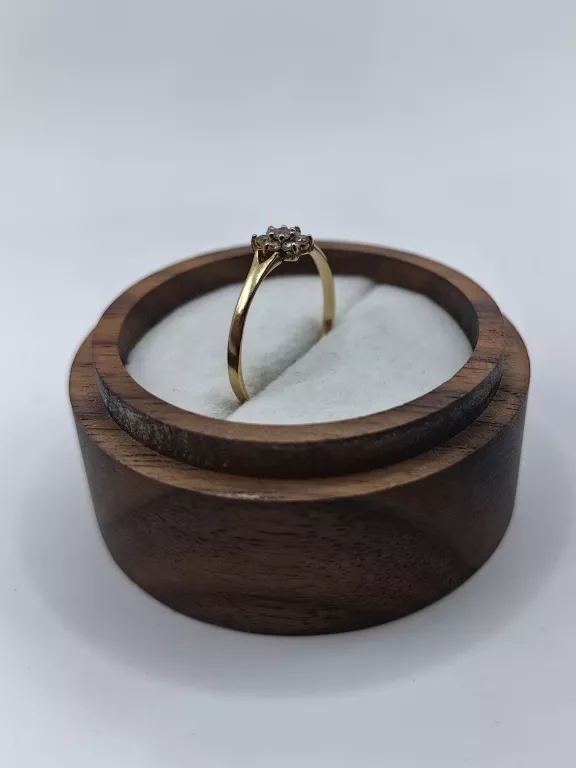 ZŁOTY DELIKATNY PIERŚCIONEK 0,79G 333 R16