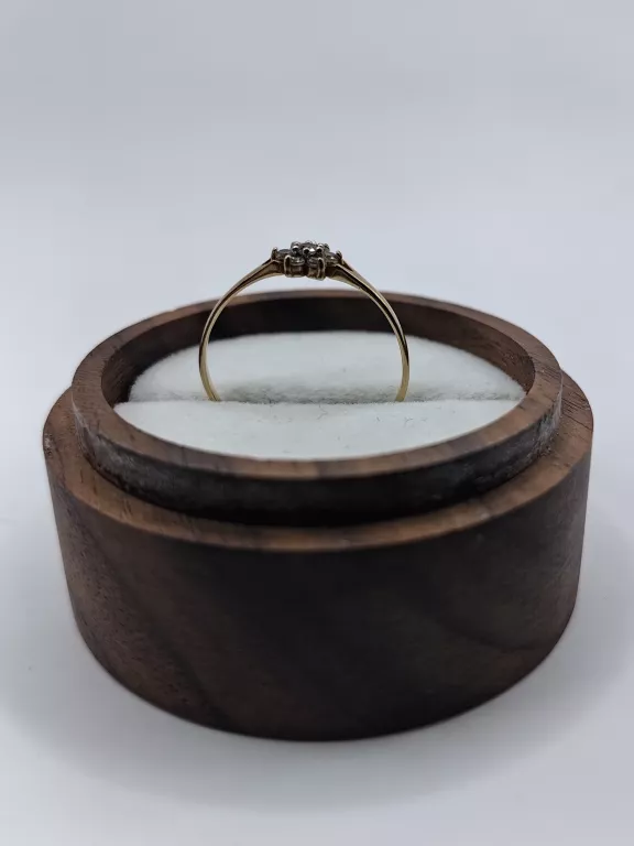 ZŁOTY DELIKATNY PIERŚCIONEK 0,79G 333 R16