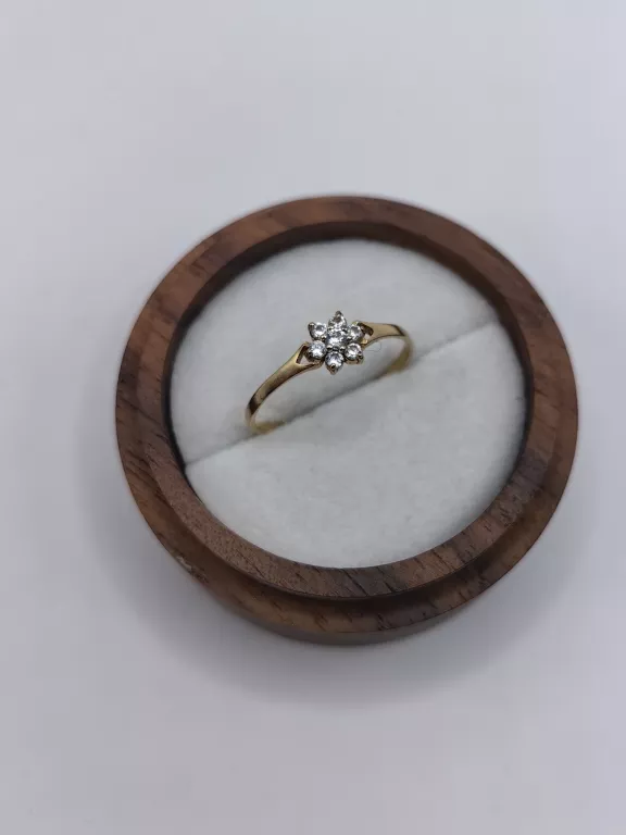 ZŁOTY DELIKATNY PIERŚCIONEK 0,79G 333 R16