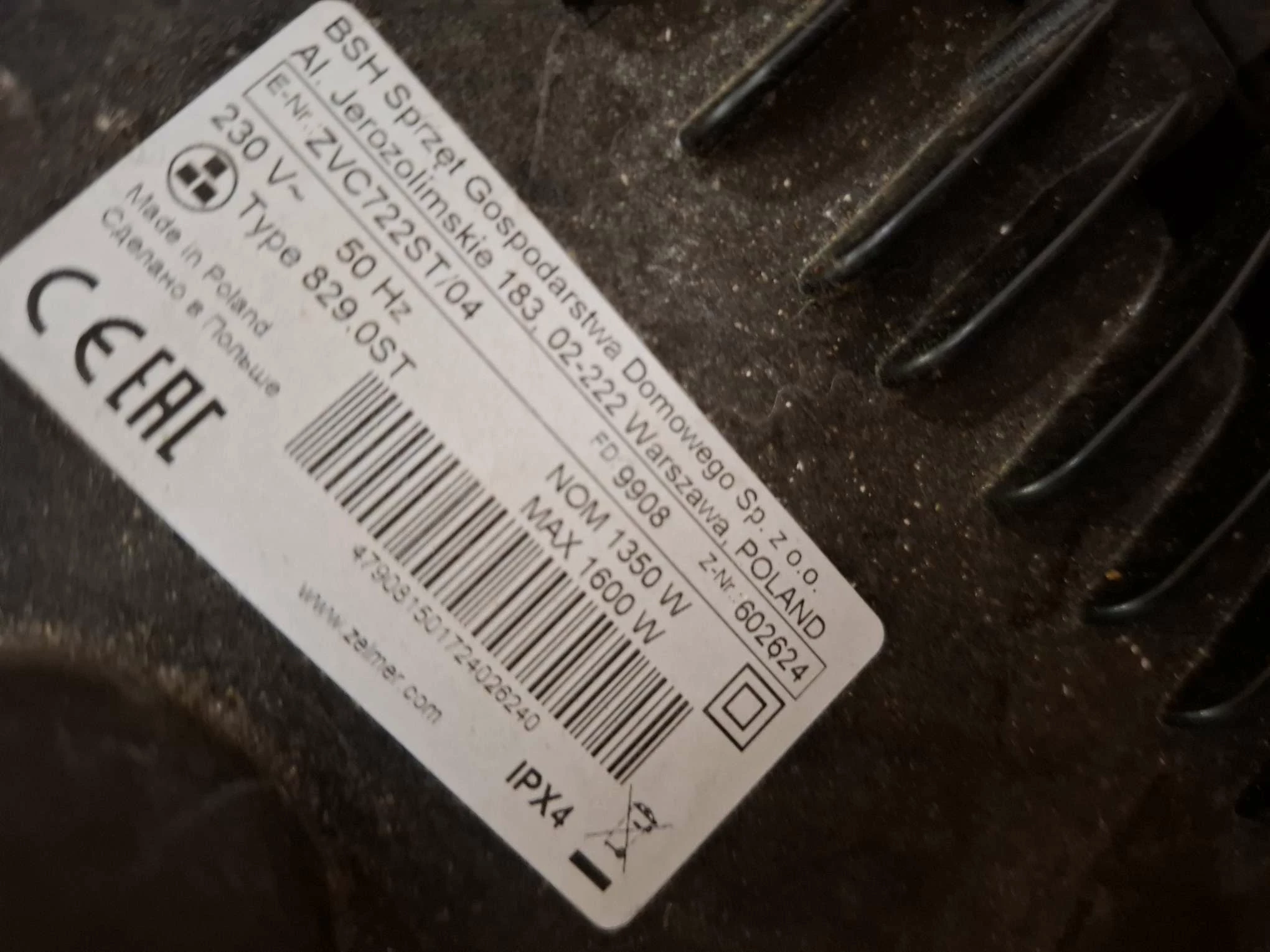 odkurzacz-zelmer-zvc722st-aquos-8290st-pojemnosc-zbiornika-na-czysta-wode-400