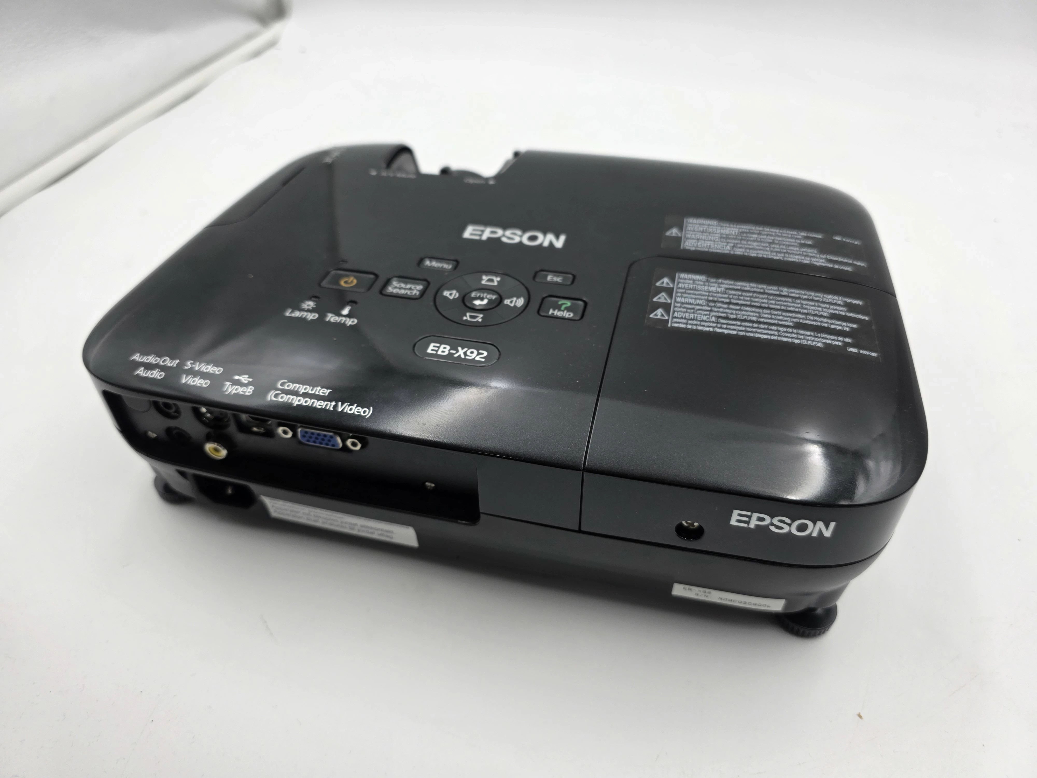 projektor-epson-eb-x92-2300ansi-3lcd-xga-usb-vga-przebieg-lampy-93h-kod-producenta-eb-x92