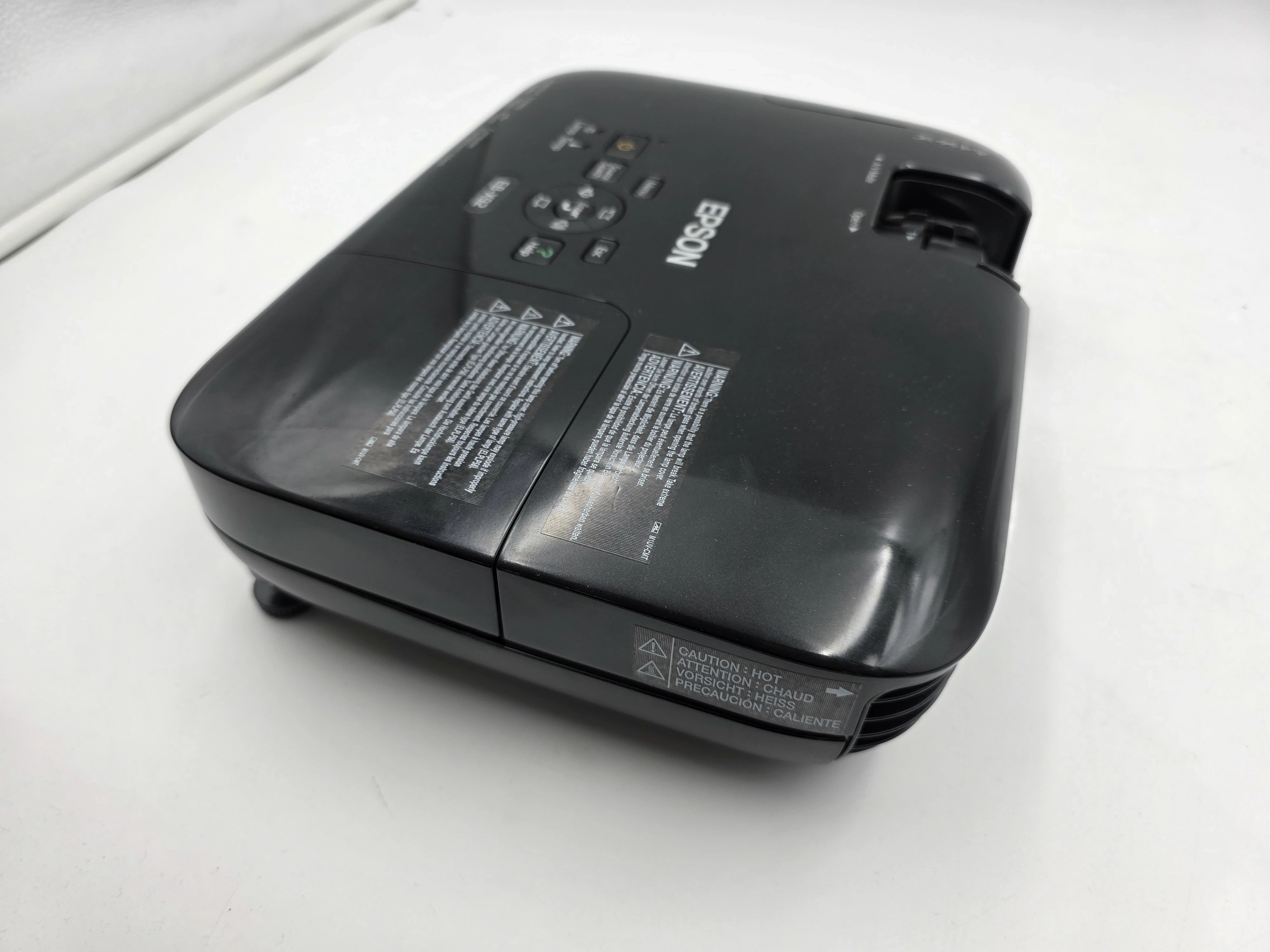 projektor-epson-eb-x92-2300ansi-3lcd-xga-usb-vga-przebieg-lampy-93h-jasnosc-lampy-ansi-2300