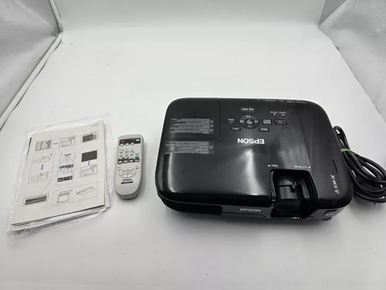 projektor-epson-eb-x92-2300ansi-3lcd-xga-usb-vga-przebieg-lampy-93h-farbiarska-22e-mosina