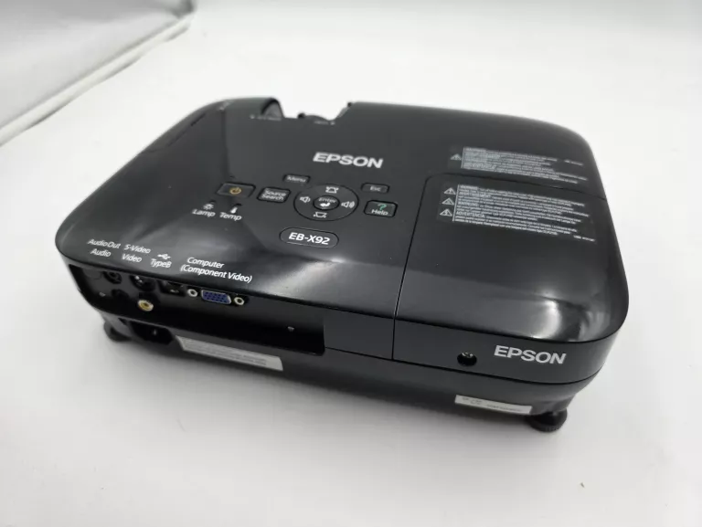 projektor-epson-eb-x92-2300ansi-3lcd-xga-usb-vga-przebieg-lampy-93h-kod-producenta-eb-x92