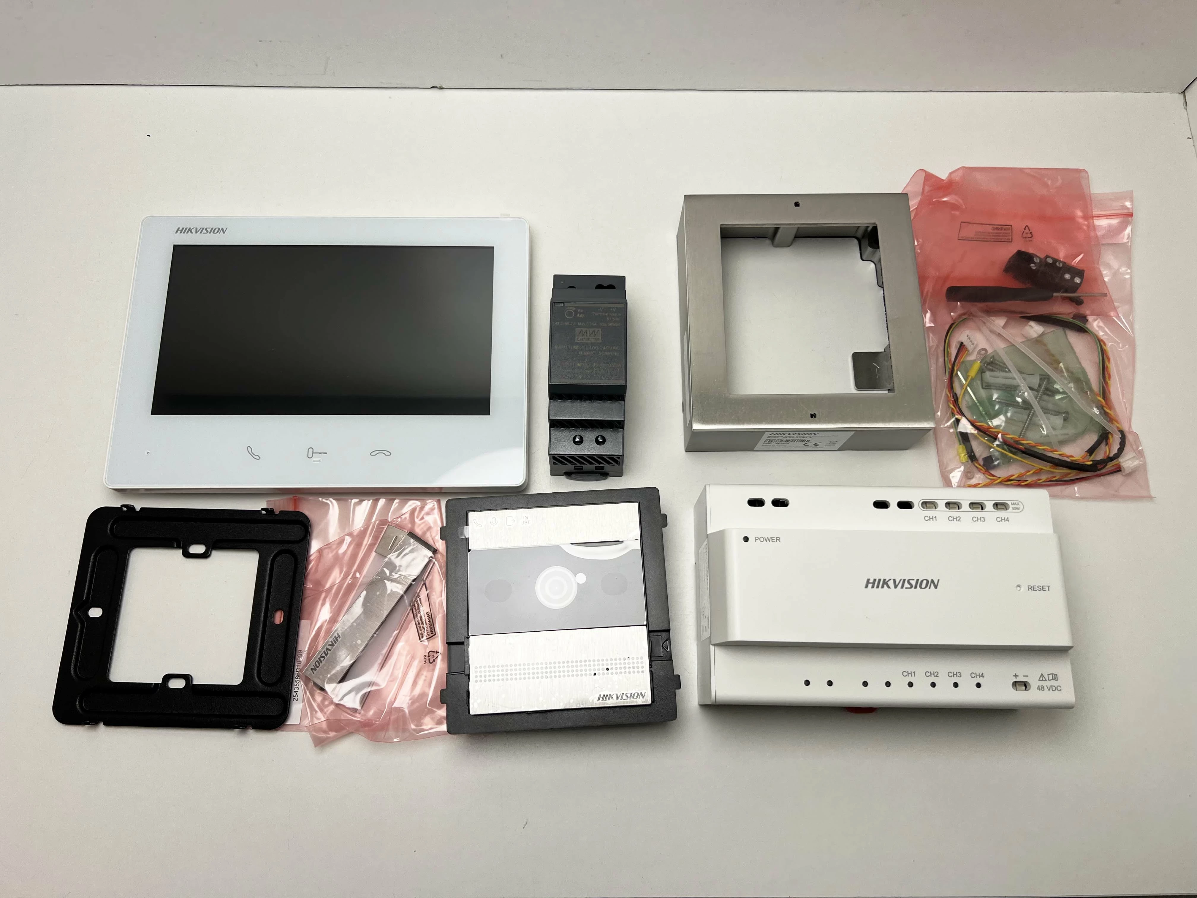 zestaw-wideodomofonowy-hikvision-ds-kis704ey-stainless-steel-lacznosc-18710-1