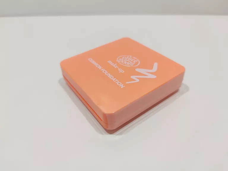 PODKŁADW PODUSZCE  MAKE-UP COSHION FOUNDATION