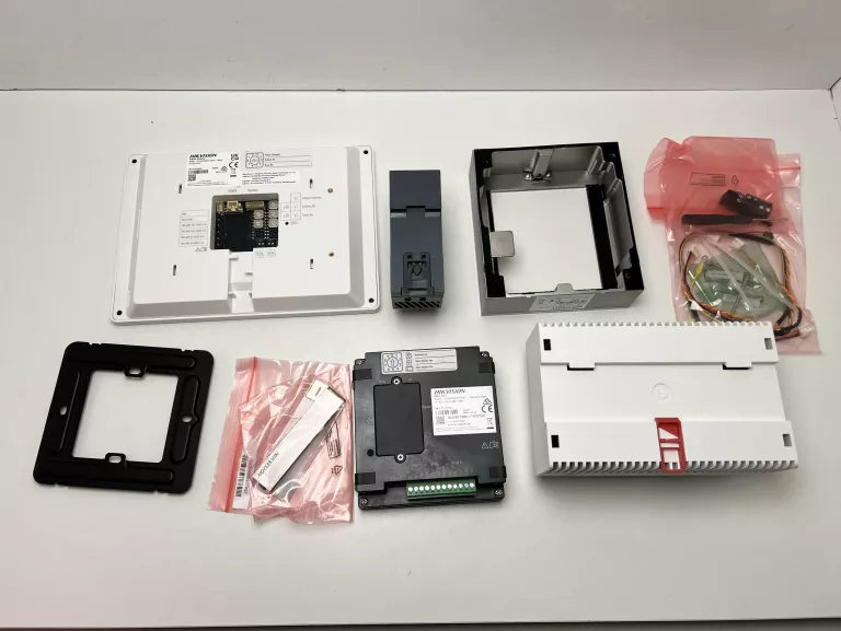 ZESTAW WIDEODOMOFONOWY HIKVISION DS-KIS704EY STAINLESS STEEL