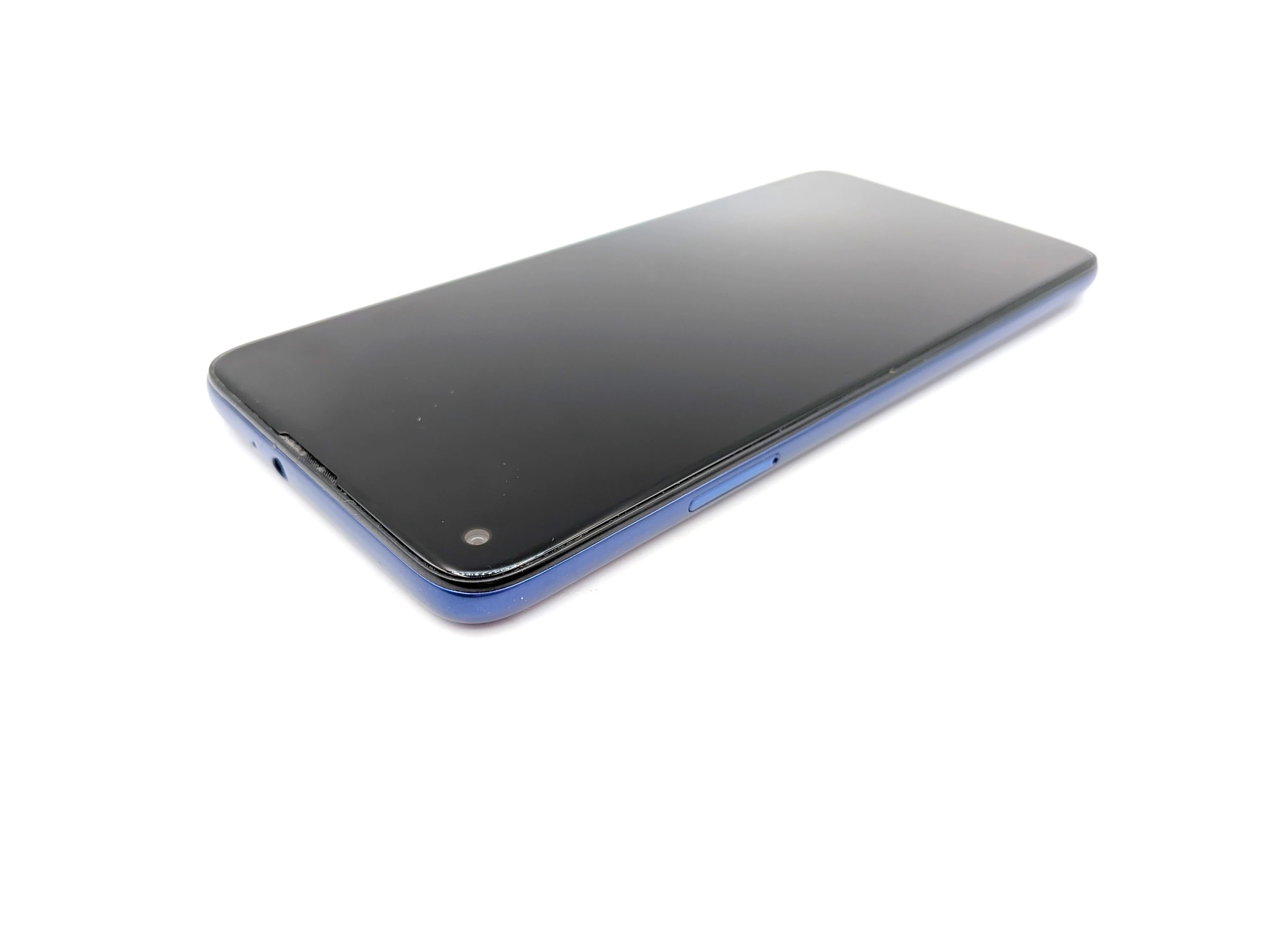 motorola-moto-g8-4glte-464gb-xt2045-2-niebieski-pojemnosc-akumulatora-4000