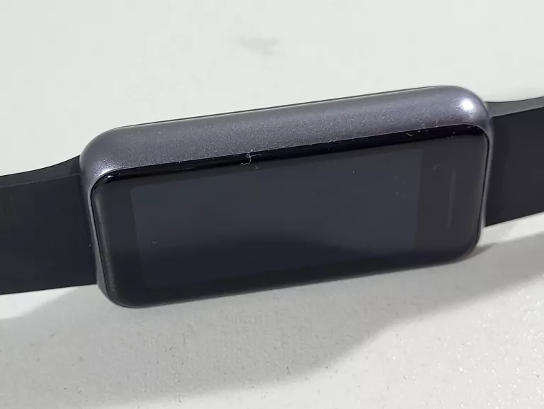 smartwatch-realme-ladowarka-ksztalt-koperty-129223-2