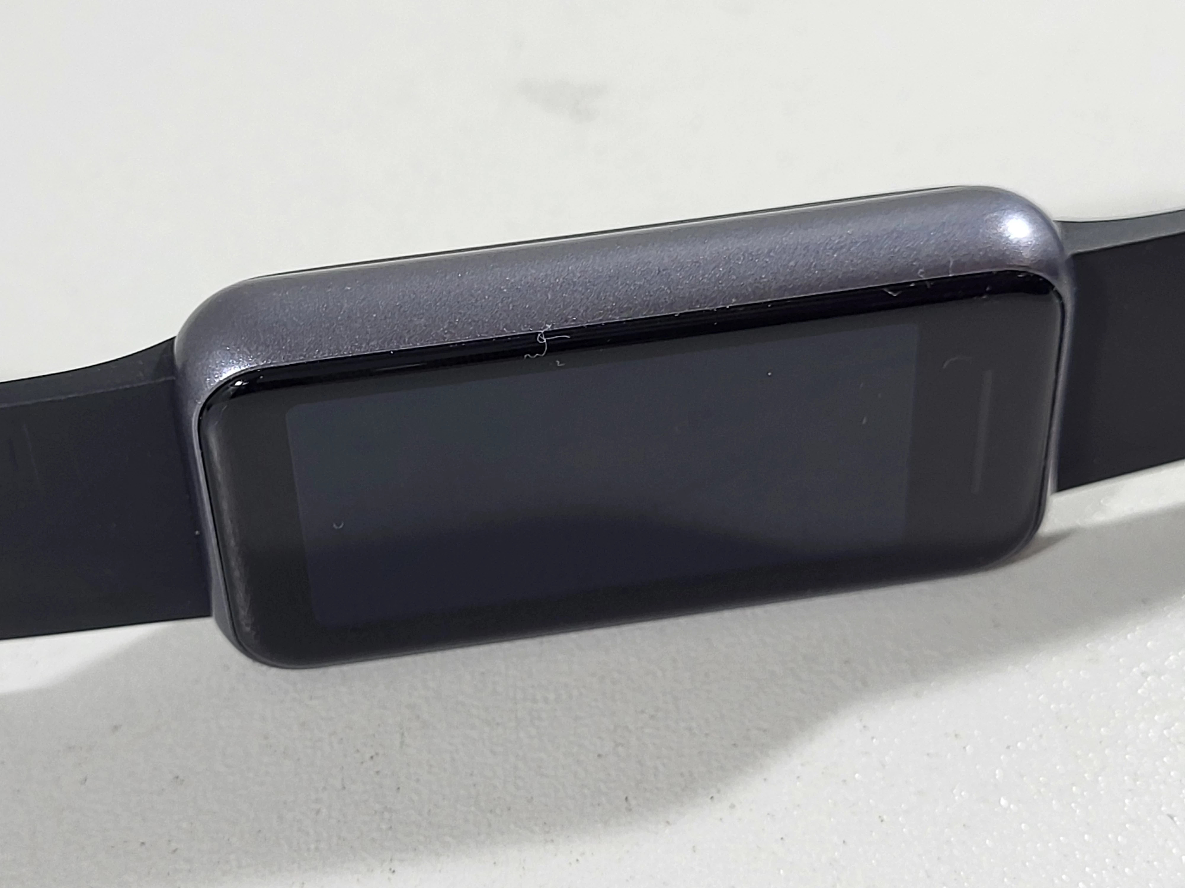 smartwatch-realme-ladowarka-ksztalt-koperty-129223-2