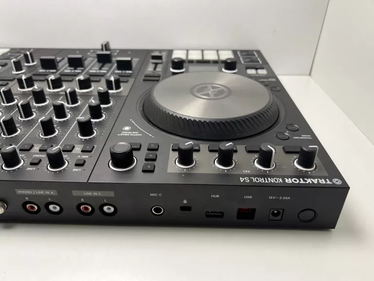 KONSOLA DJ TRAKTOR KONTROL S4 MK3
