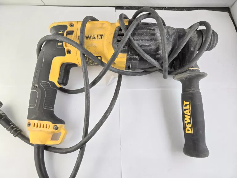 MŁOTOWIERTARKA DEWALT D25133