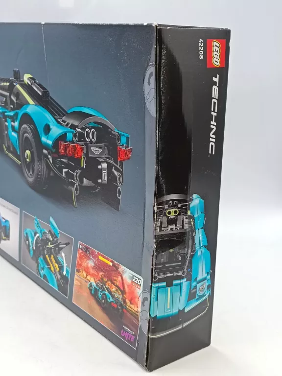 LEGO TECHNIC 42208 ASTON MARTIN VALKYRIE