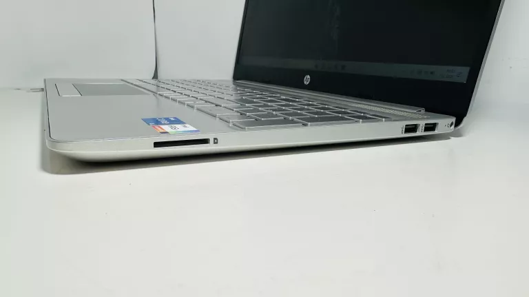 LAPTOP HP 15-DW3113NW I5-1135G7 | 8/512GB | WIN 11 HOME WARTO OKAZJA