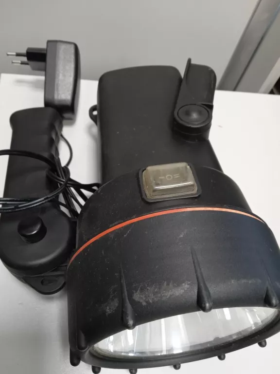 szperacz-led-ladowalny-latarka-mactronic-jml-8999-led-stan-11323-2