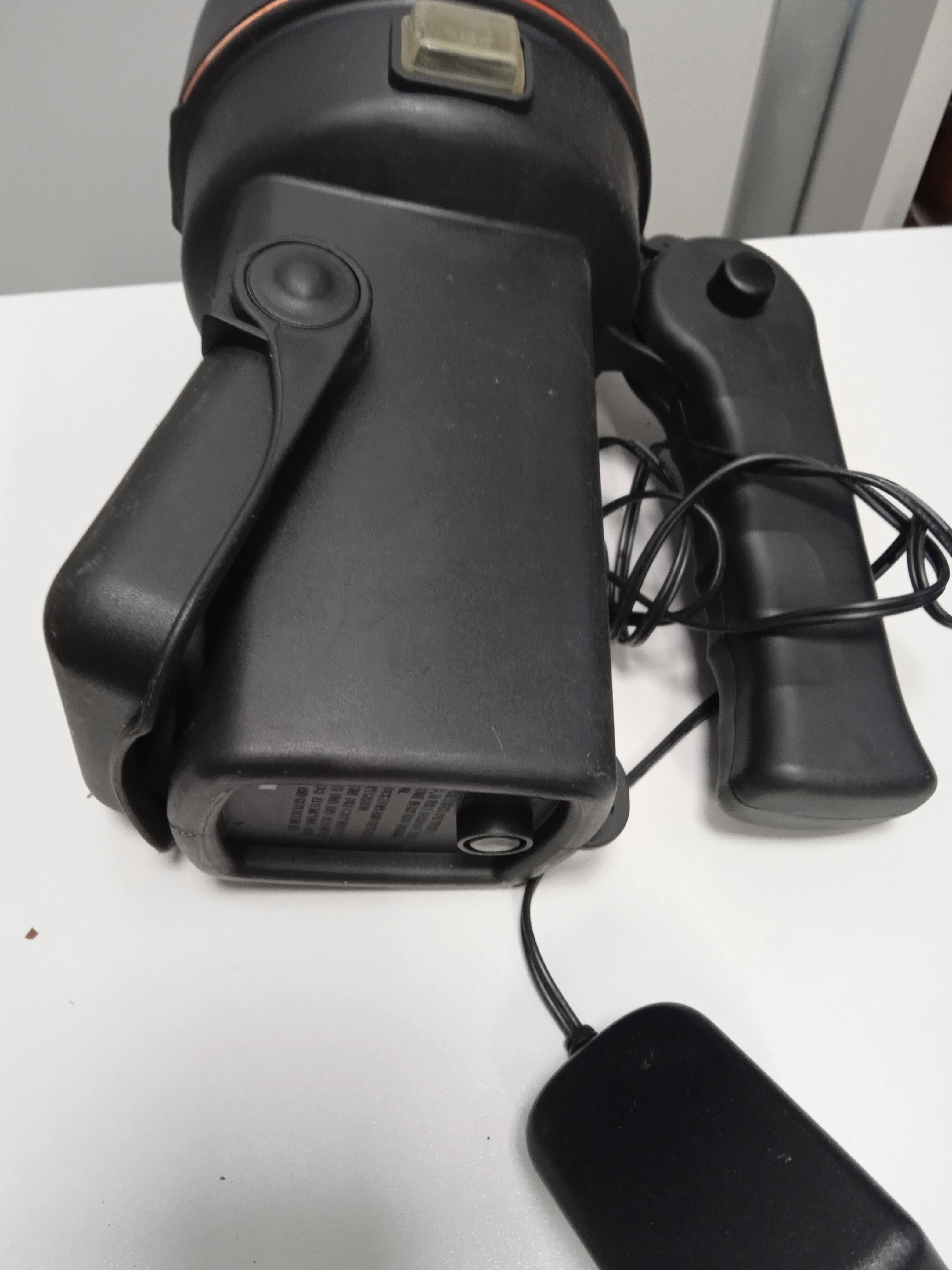 szperacz-led-ladowalny-latarka-mactronic-jml-8999-led-kod-producenta-5907596106893