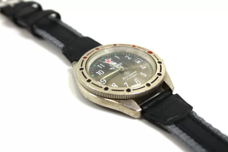 ZEGAREK KOMANDYRSKI NAKRĘCANY