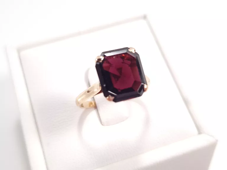 ZŁOTY PIERŚCIONEK CZERWONY KAMIEN 3,86G 585 R17