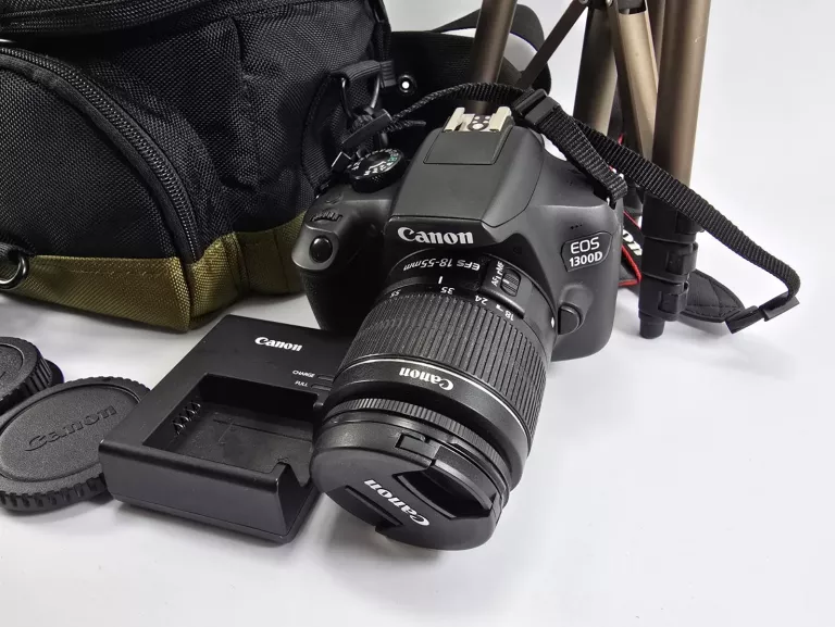 lustrzanka-canon-eos-1300d-korpus-obiektyw-torba-marka-248811-1949762
