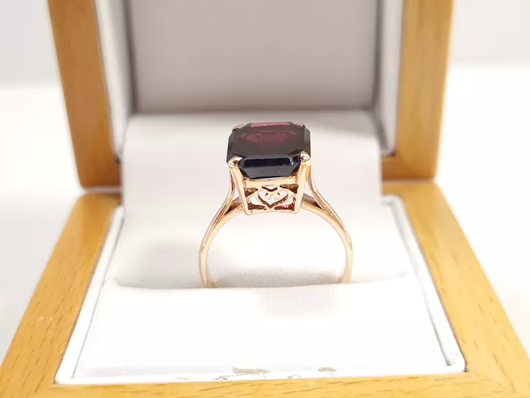 ZŁOTY PIERŚCIONEK CZERWONY KAMIEN 3,86G 585 R17