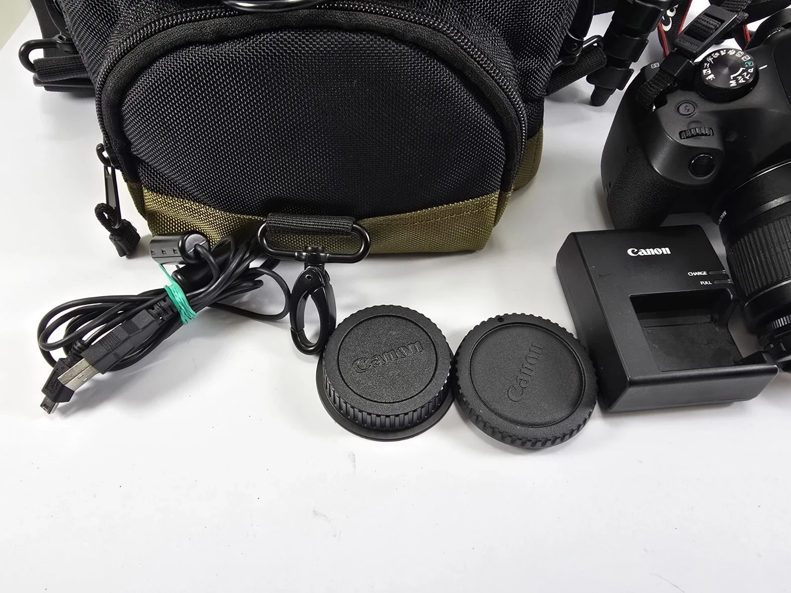 lustrzanka-canon-eos-1300d-korpus-obiektyw-torba-model-eos-1300d