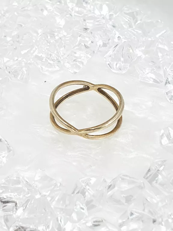 NIETUZINKOWY ZŁOTY PIERSCIONEK 1,57G 333 R 13