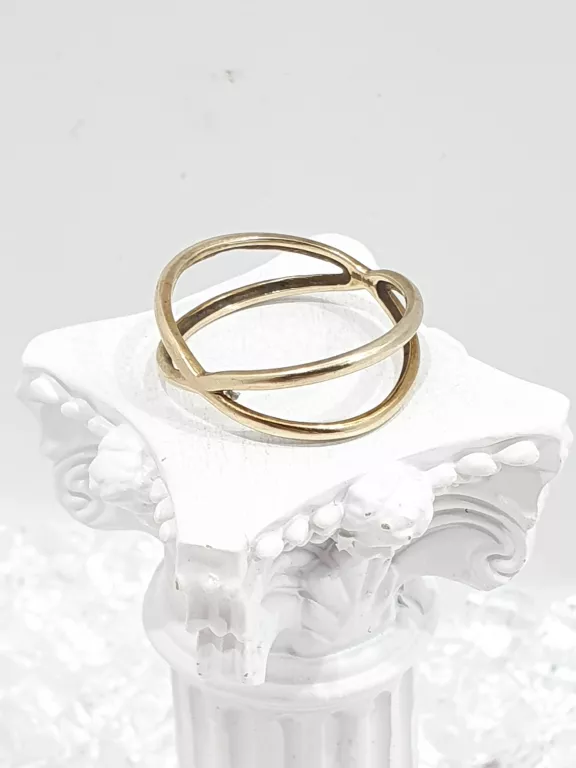 NIETUZINKOWY ZŁOTY PIERSCIONEK 1,57G 333 R 13