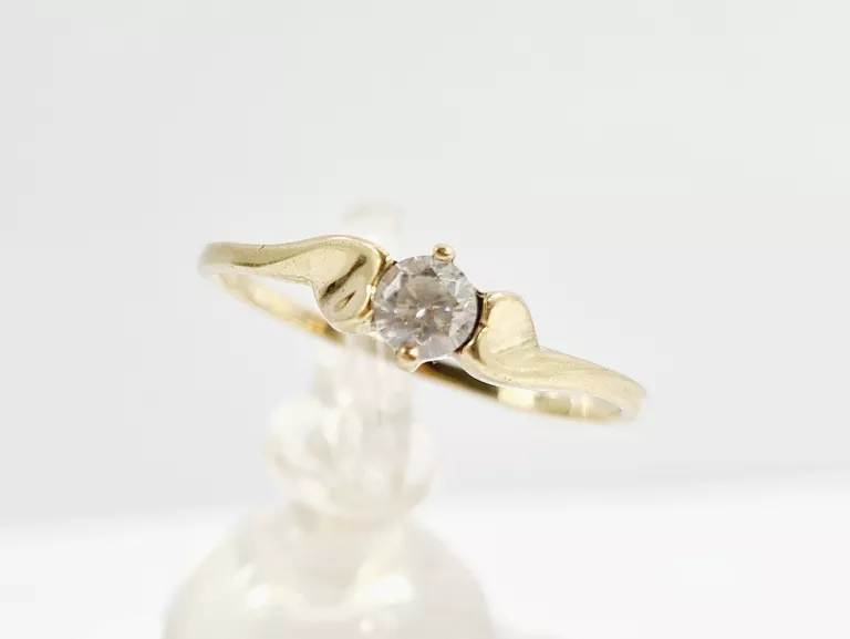 ZŁOTY PIERŚCIONEK Z CYRKONIĄ P333 1,40G R17