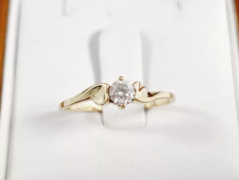 ZŁOTY PIERŚCIONEK Z CYRKONIĄ P333 1,40G R17