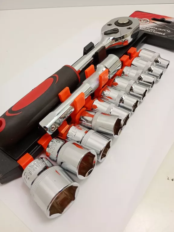 ZESTAW KLUCZY NASADOWYCH 12 W 1 8MM,24MM 12SZT