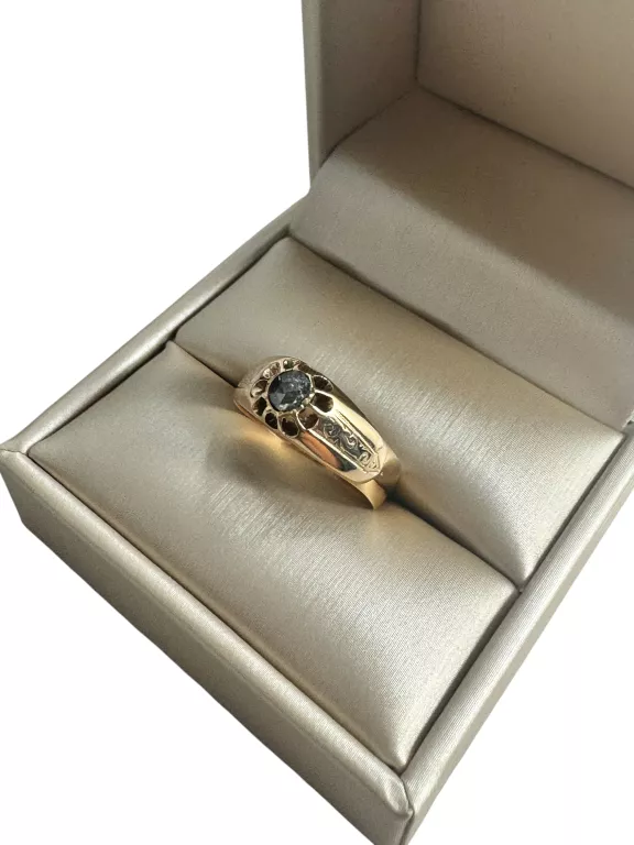 ZŁOTY PIERŚCIONEK Z ROZETĄ DIAMENTOWĄ PR:500 W;4,35 R:22