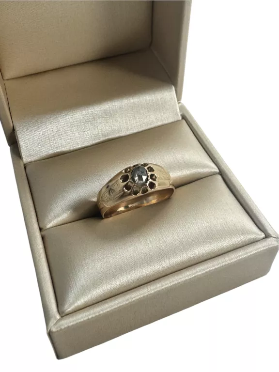 ZŁOTY PIERŚCIONEK Z ROZETĄ DIAMENTOWĄ PR:500 W;4,35 R:22